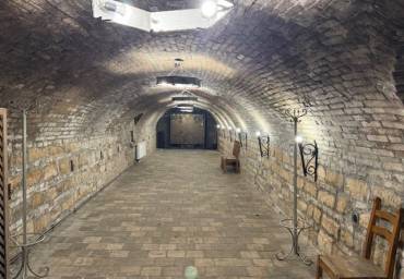 Szekszárd, Munkácsy utca 6. Vendéglátóipari egység - pince